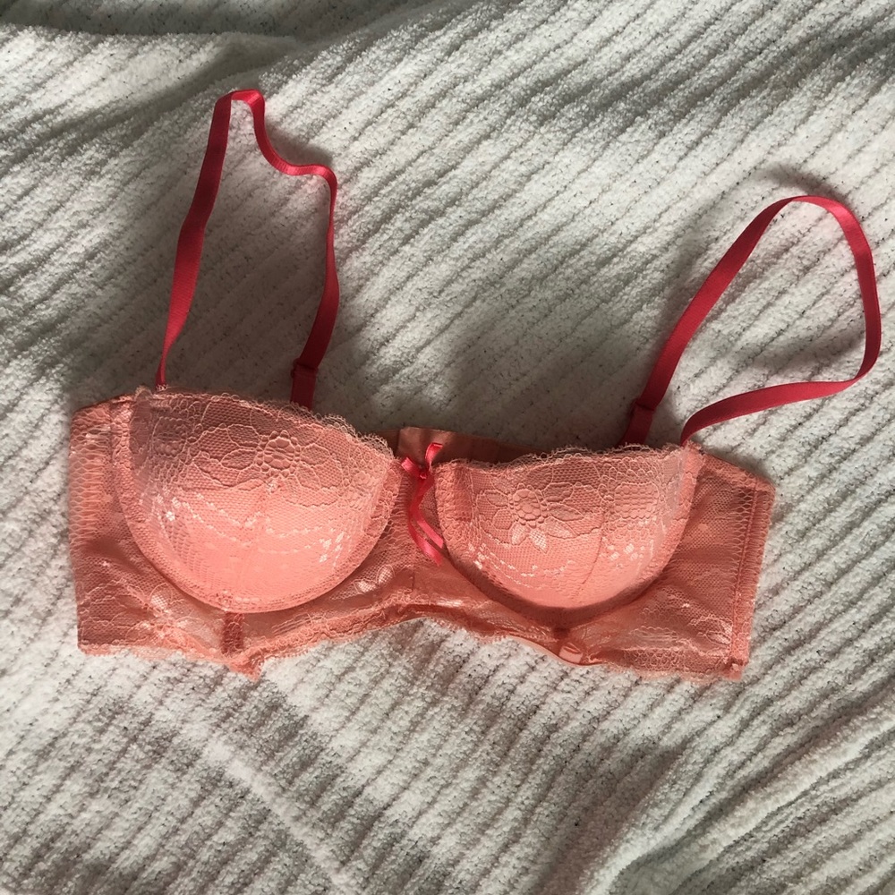 peach bra